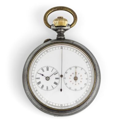 montre de poche avec des chiffres romains sur le cadran et des chiffres romains sur la face