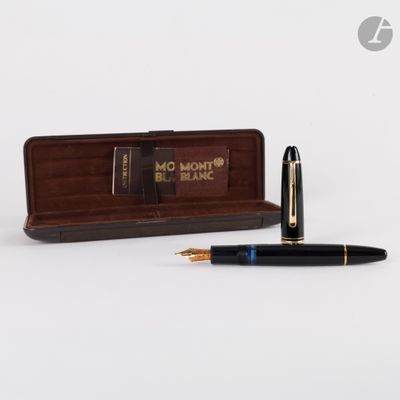 un stylo et une boîte contenant un stylo
