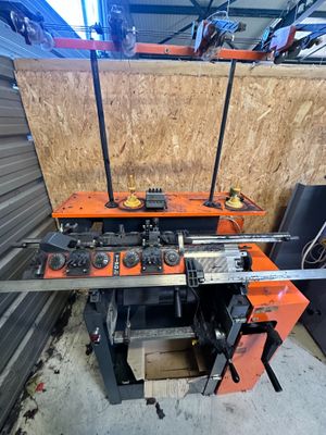 a machine that is sitting on a table in a garage