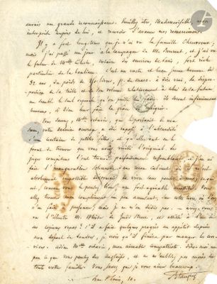 un gros plan d'un morceau de papier sur lequel on a écrit
