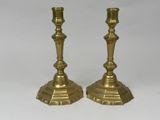 paire de chandeliers anciens en laiton