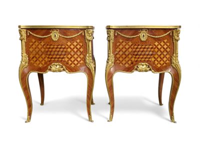 LES MEUBLES D'ART M.F., PARIS Paire de commodes d'appoint