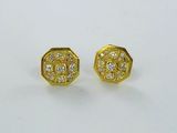 paire de boucles d'oreilles à clous en diamant, en or jaune 18 carats