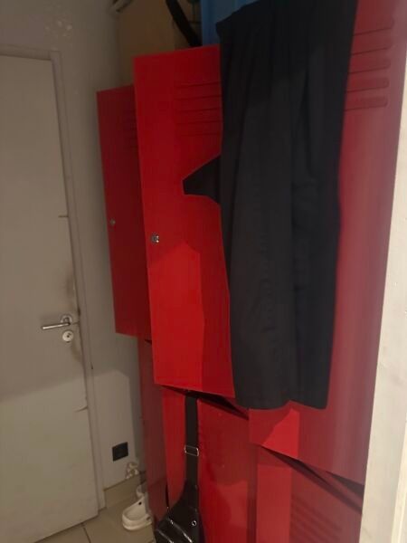 1 vestiaire métallique 6 portes battantes
