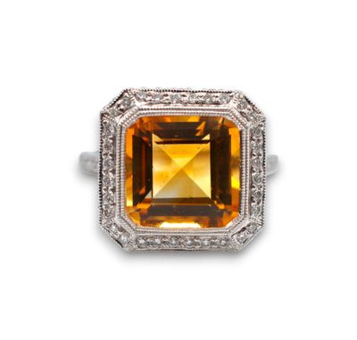 une bague en citrine et diamants