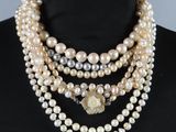 gros plan d'un collier sur un mannequin mannequin mannequin mannequin mannequin mannequin mannequin mannequin mannequin