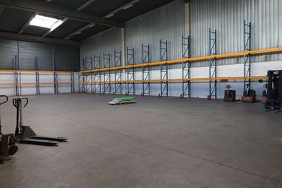 Environ quarante mètres linéaires de rack à palettes ht 6m e…