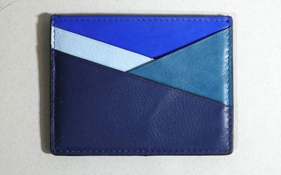 Porte carte en cuir bleu