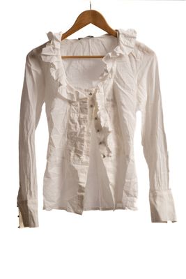 NATHALIE CHAIZE Blouse blanche en coton orné de volants le l…