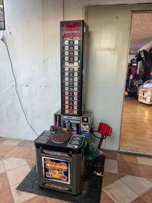 une machine qui se trouve dans le coin d'une pièce