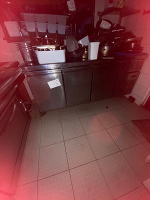 VENTE SUR DESIGNATION - LOT 18 - Un tour réfrigéré 3 portes …