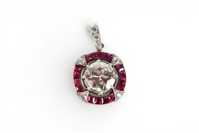PENDENTIF en or 750 millièmes de deux tons orné au centre d'…