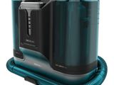 une image représentant un aspirateur bleu et noir sur fond blanc