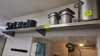 Etagère murale en inox. 200 x 30 cm