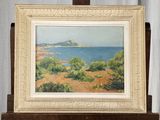 une peinture à l'huile représentant une vue de plage avec une petite île au loin