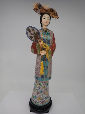 CHINE Sujet en cloisonné, sur socle bois, H. total 35cm dans sa boîte - Photo 1