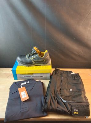 Lot de vêtements de sécurité (chaussures taille 43, polo Por…