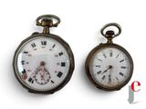 deux montres de poche anciennes ornées de chiffres romains