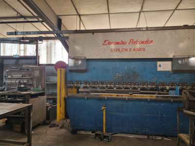 a large machine that is sitting in a room