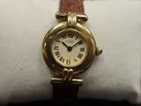 une image d'une montre-bracelet avec des chiffres romains