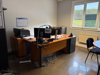 EXT - 1 bureau d'angle en stratifié faux bois hêtre moyen 1 …