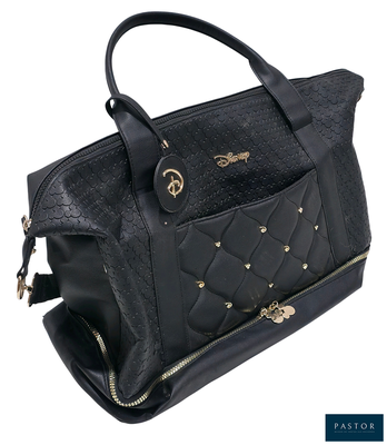 un sac à main noir orné de détails dorés