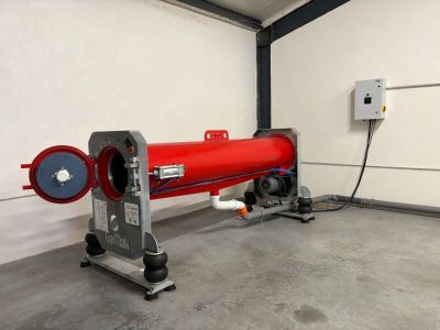 une photo d'un chauffe-eau dans un garage