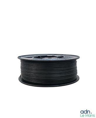 une bobine de filament PLA noir sur fond blanc