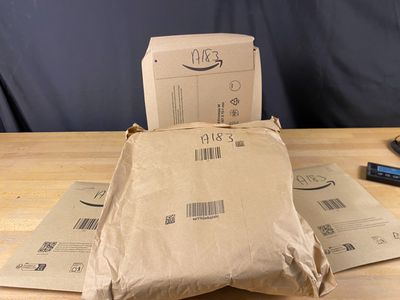 Lot de 4 colis Mystère (Retour Amazon,NPAI ,Adresse incomplè…