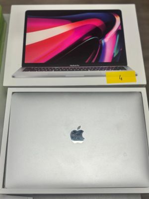 Un MACBOOK Pro 13" 512GB