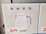 une boîte sur laquelle est représentée une cafetière