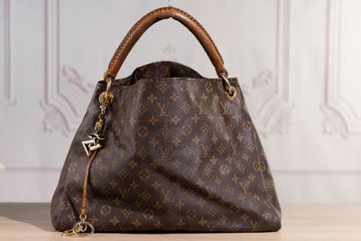 LOUIS VUITTON - Sac "Artsy" grand modèle en toile Monoogram …