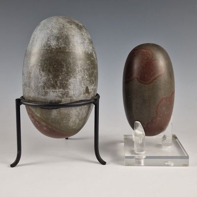 LINGAM - INDE / NEPAL Symbole de Shiva lié à la puissance cr…