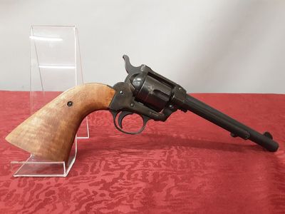 Catégorie B. Pistolet à poudre noire, Rohm. modèle 61. 22 lo…