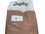 un sac de nourriture posé sur une table