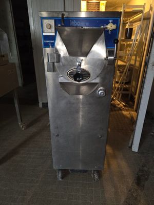 a machine that is sitting in the middle of a room