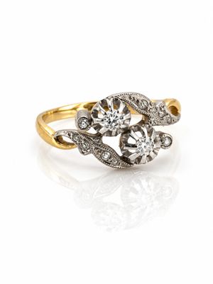 une bague en or et diamant