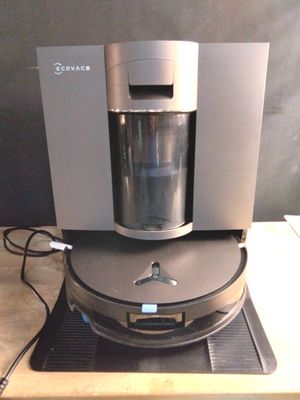 une cafetière posée sur une table