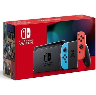 deux manettes Nintendo Switch dans une boîte rouge et une boîte bleue, placées l'une à côté de l'autre