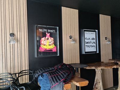 Y29 : 3 Appliques de marque KARTEL