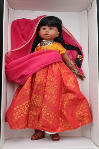 COROLLE, Shana, Poupée princesse indienne, tête et membres en pla...