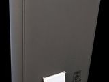 un gros plan d'un classeur gris muni d'un bouton