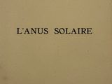 la couverture d'un livre sur laquelle figure l'image d'un homme