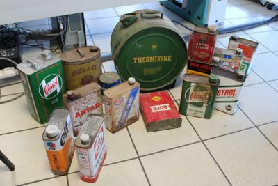 Lot de bidons : 16 pièces dont 1 thermixine BP et Shell vers… - Photo 1