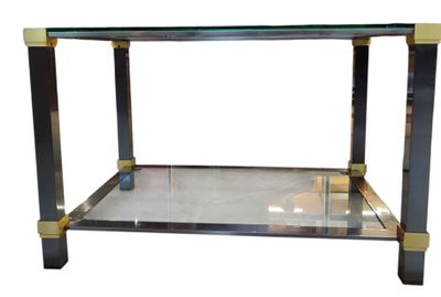 image d'une table basse en verre et laiton sur fond blanc