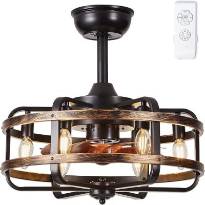 un gros plan d'un ventilateur de plafond avec une télécommande
