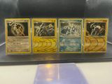 un lot de cartes posées sur une table