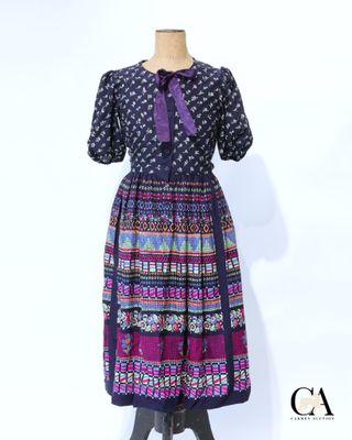 robe de femme sur un mannequin mannequin mannequin mannequin mannequin mannequin mannequin mannequin mannequin mann