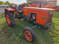 Tracteur agricole VENDEUVRE. Modèle B2B.