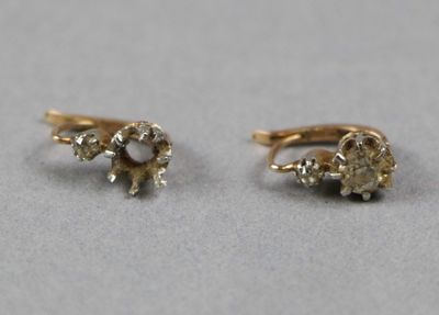 paire de boucles d'oreilles en forme d'éléphant, en or et diamants